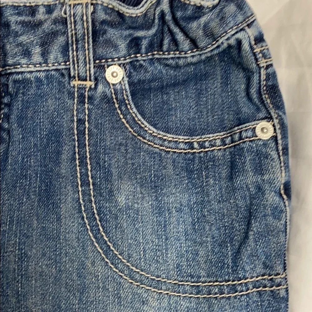 Gymboree,  Girls , cute retro, distressed, embroidered hearts  jeans.  6 adjust